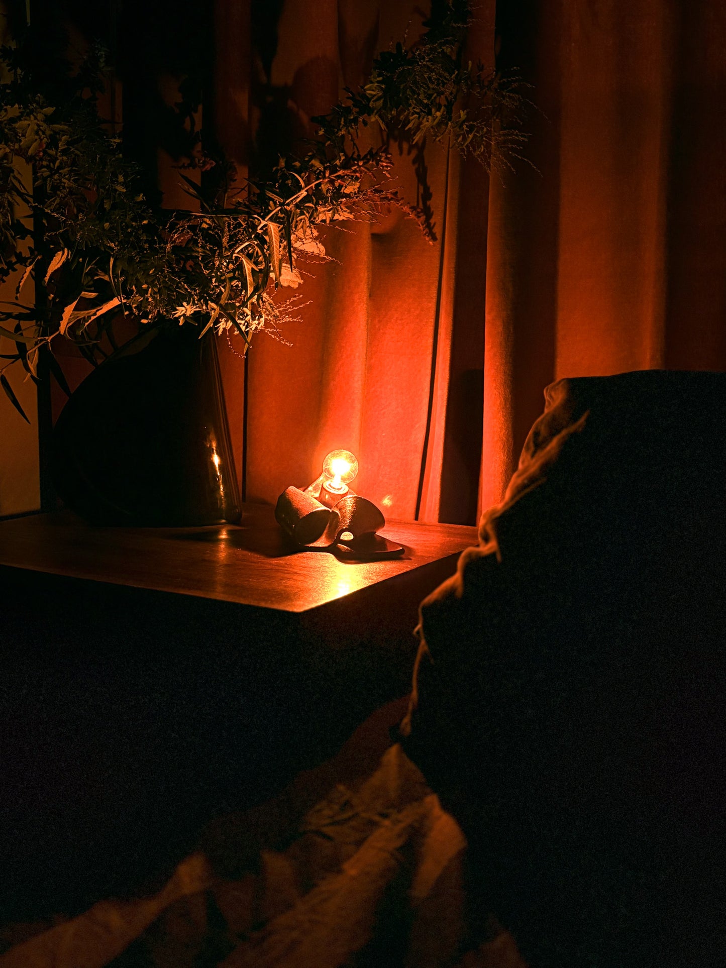 Flop Lamp in Ohata Red