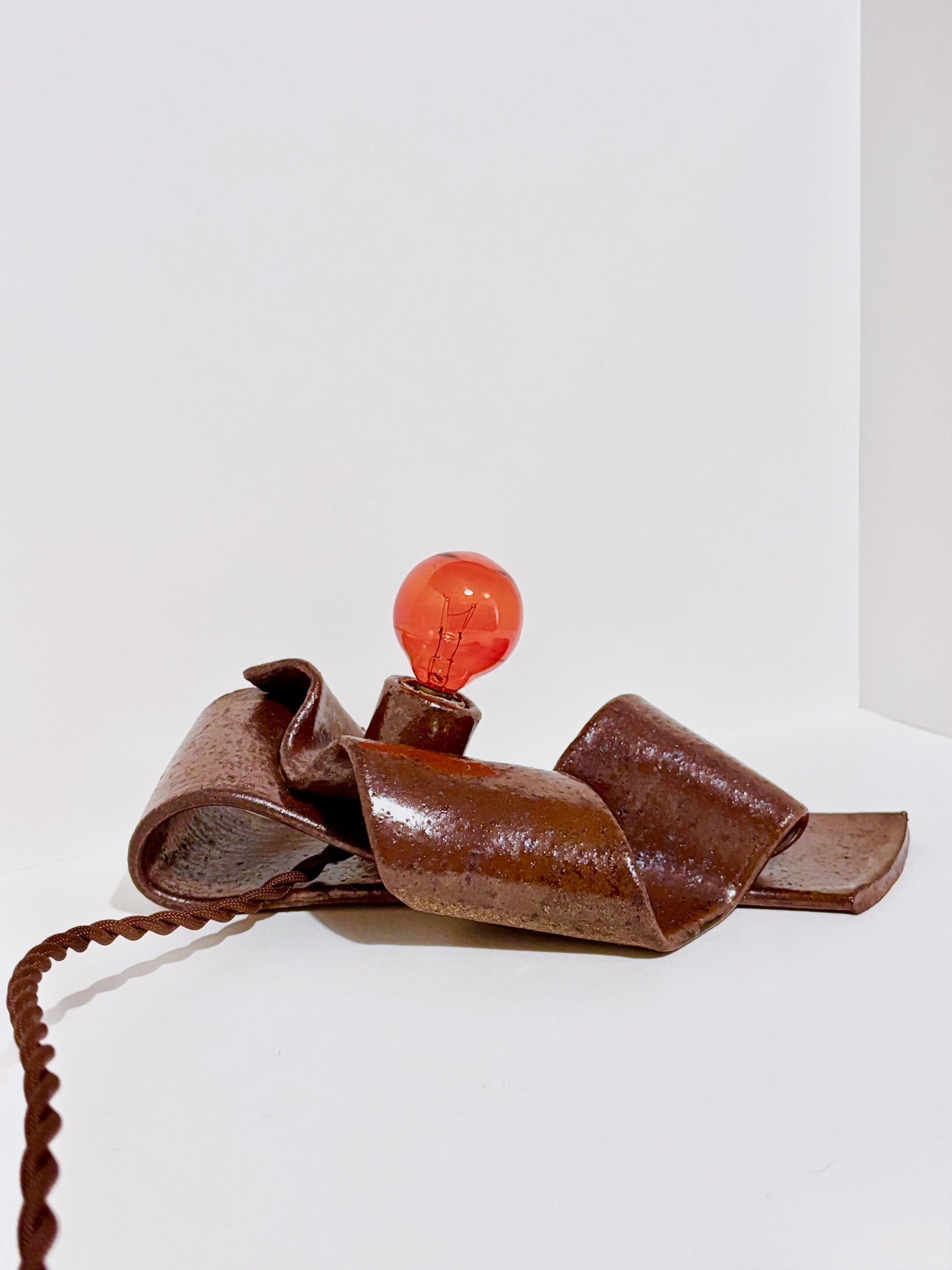 Flop Lamp in Ohata Red