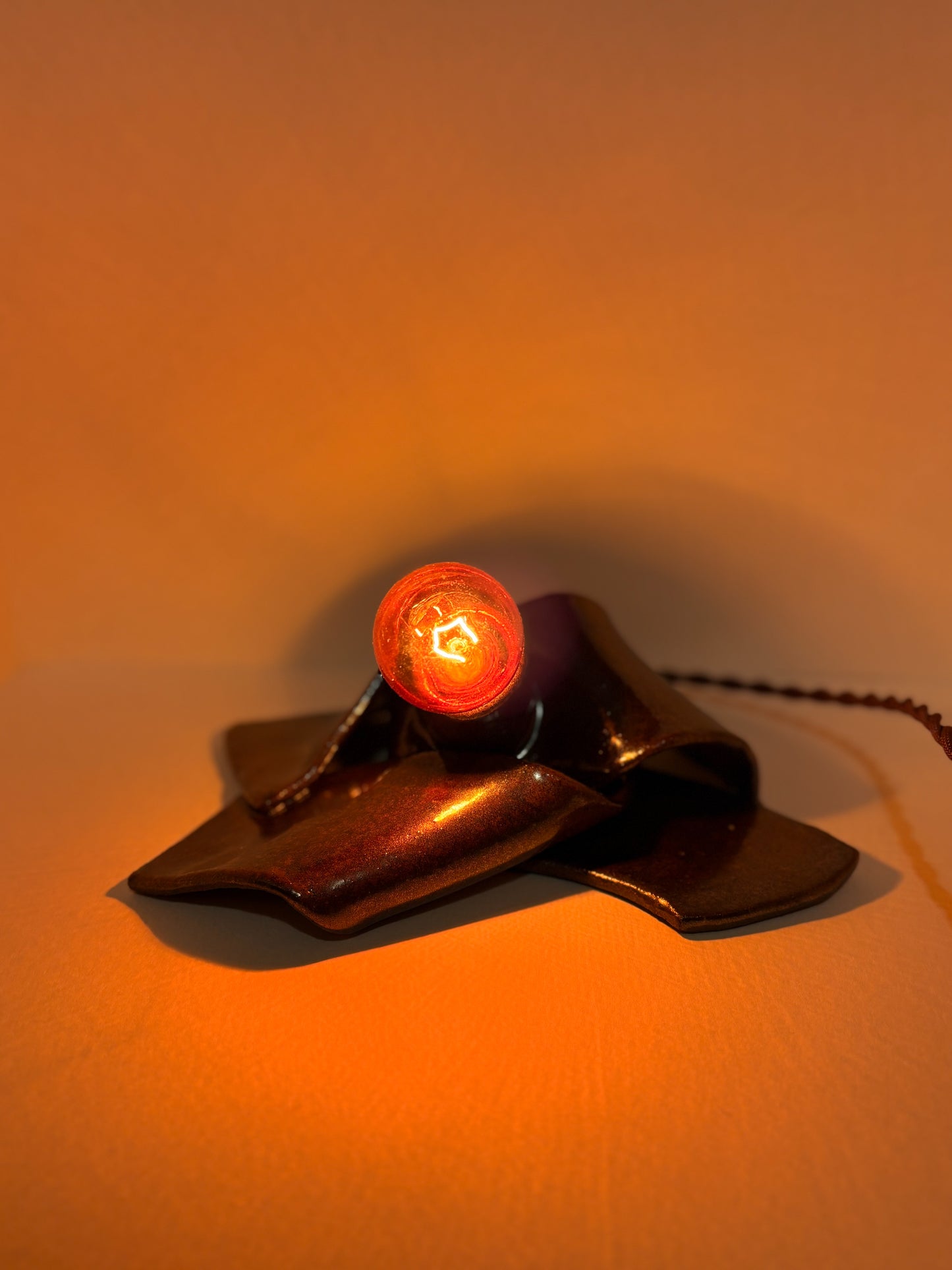 Flop Lamp in Ohata Red