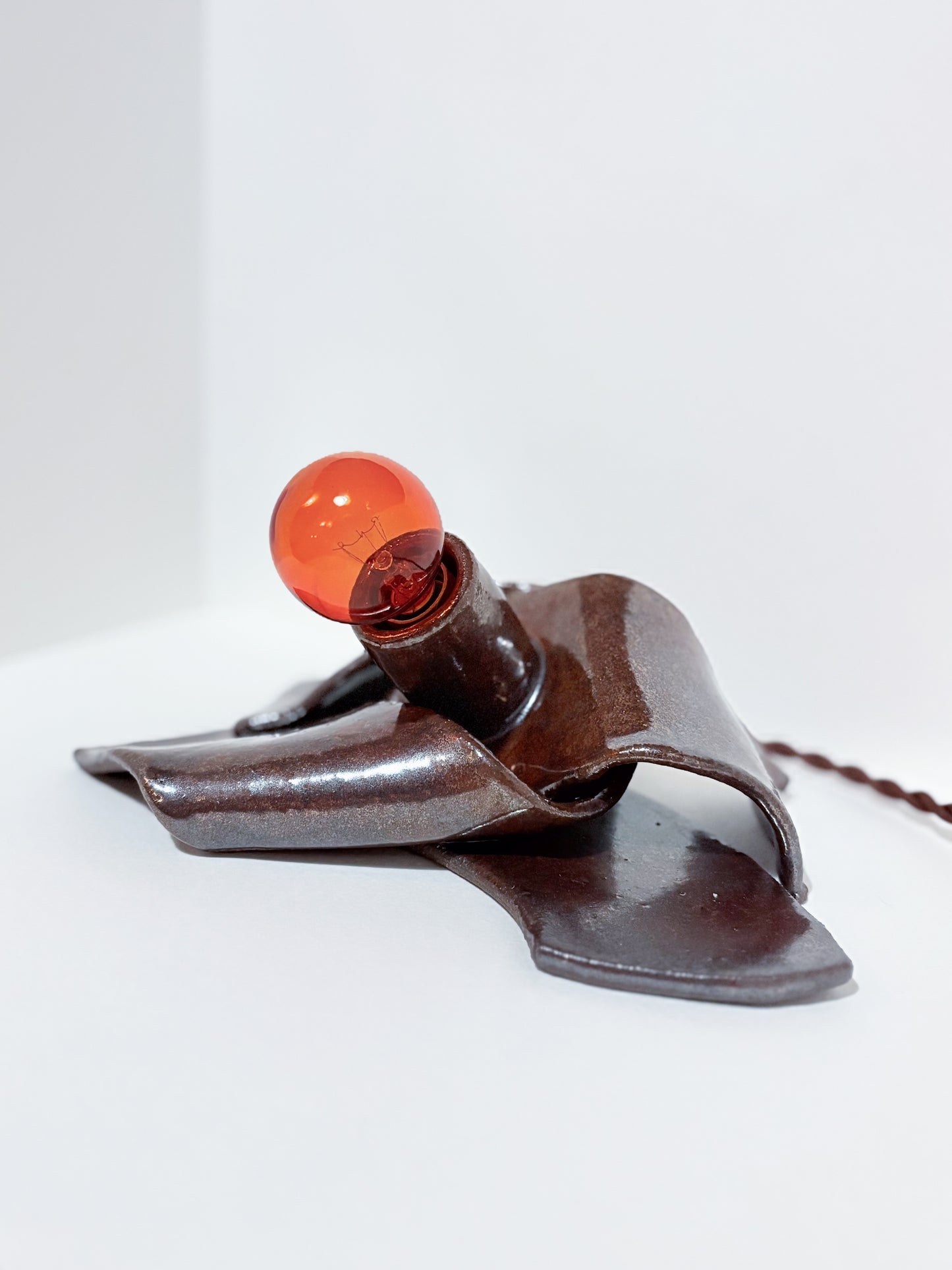 Flop Lamp in Ohata Red